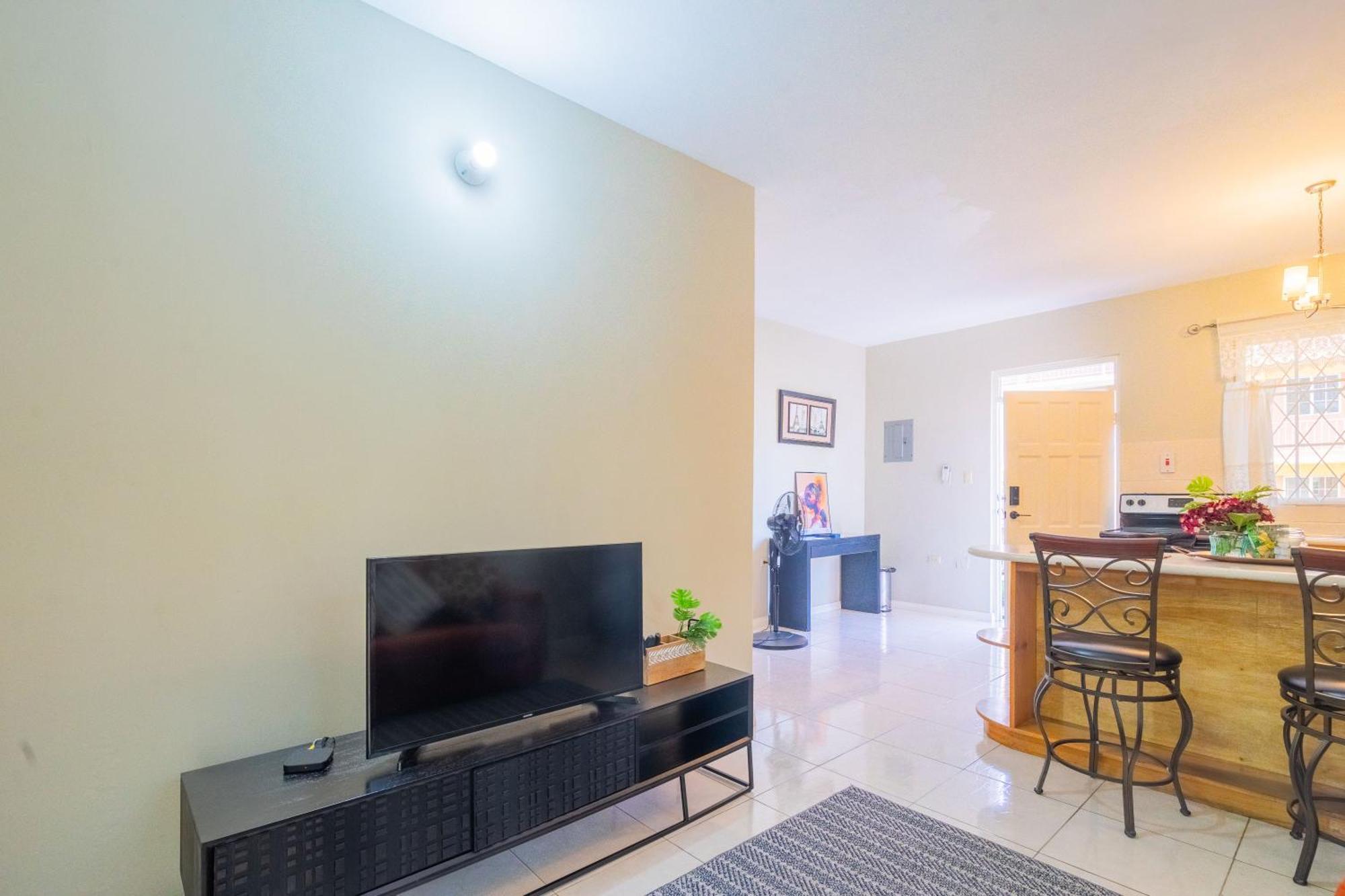 Musgrave Annex- Comfy 1 Bedroom Apartment On The Ground Floor Кингстън Екстериор снимка