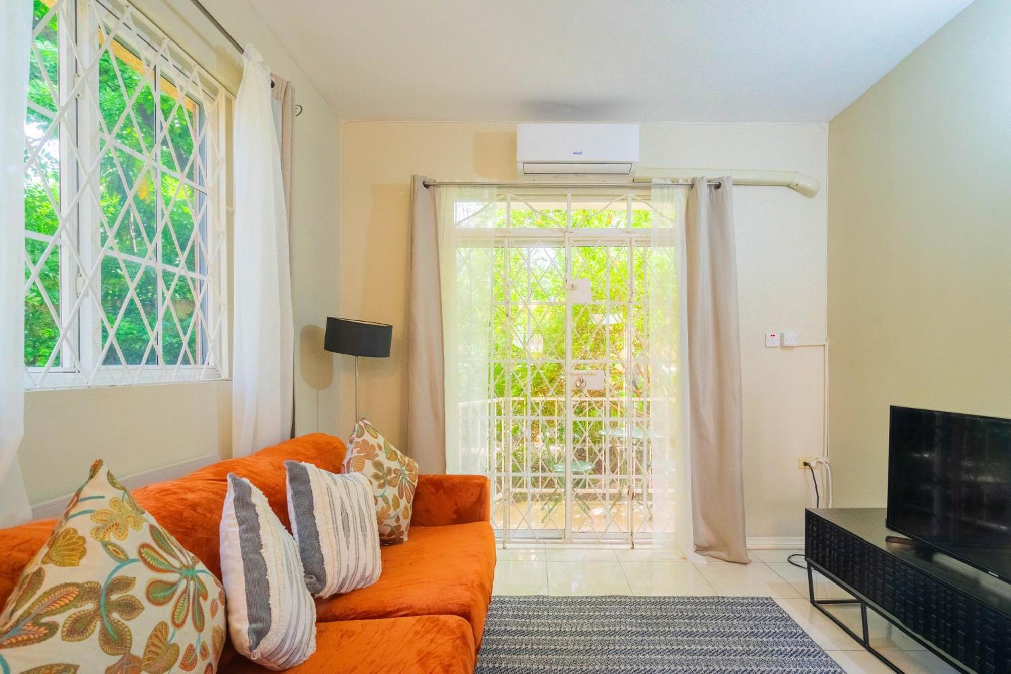 Musgrave Annex- Comfy 1 Bedroom Apartment On The Ground Floor Кингстън Екстериор снимка