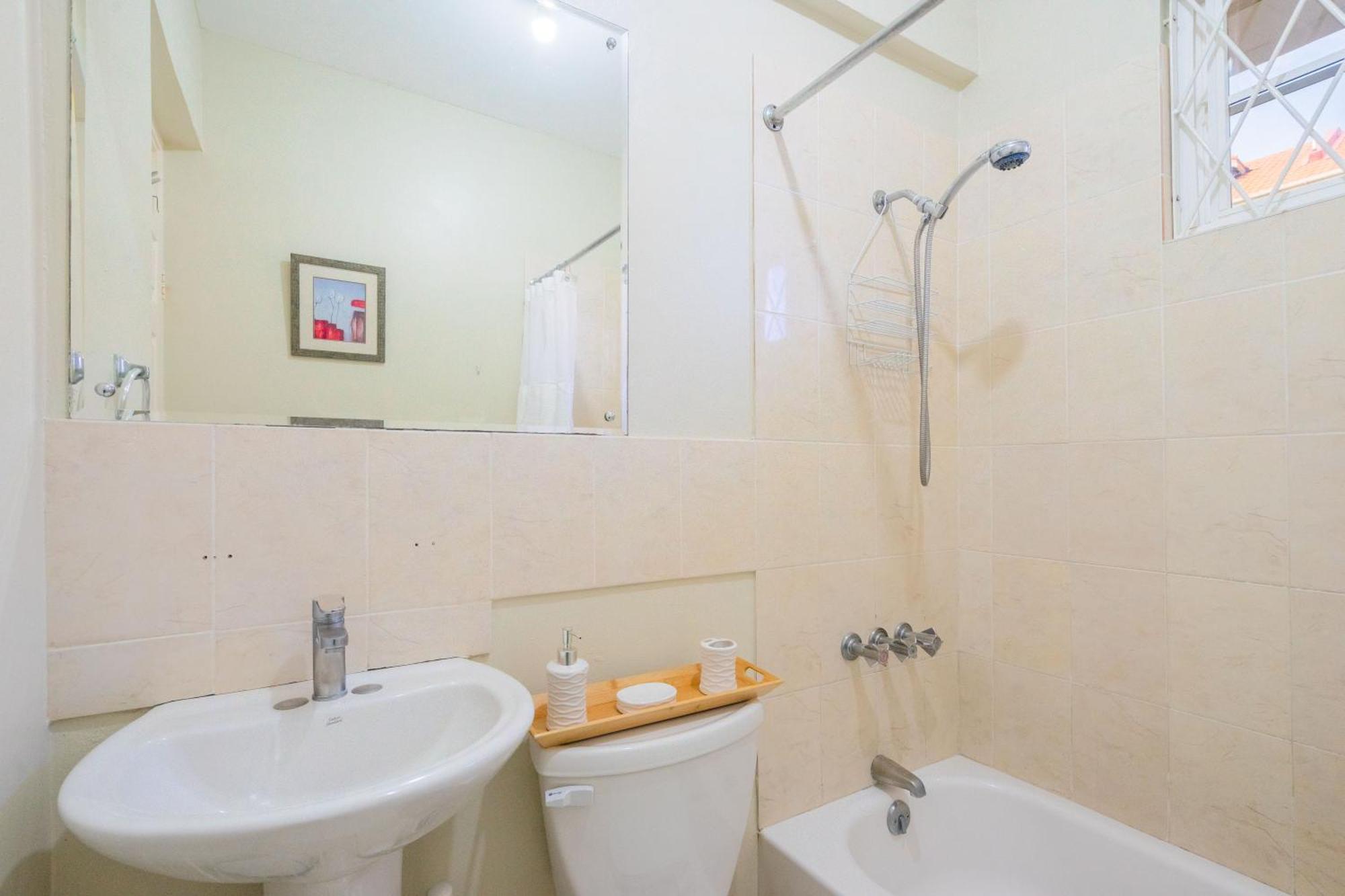 Musgrave Annex- Comfy 1 Bedroom Apartment On The Ground Floor Кингстън Екстериор снимка